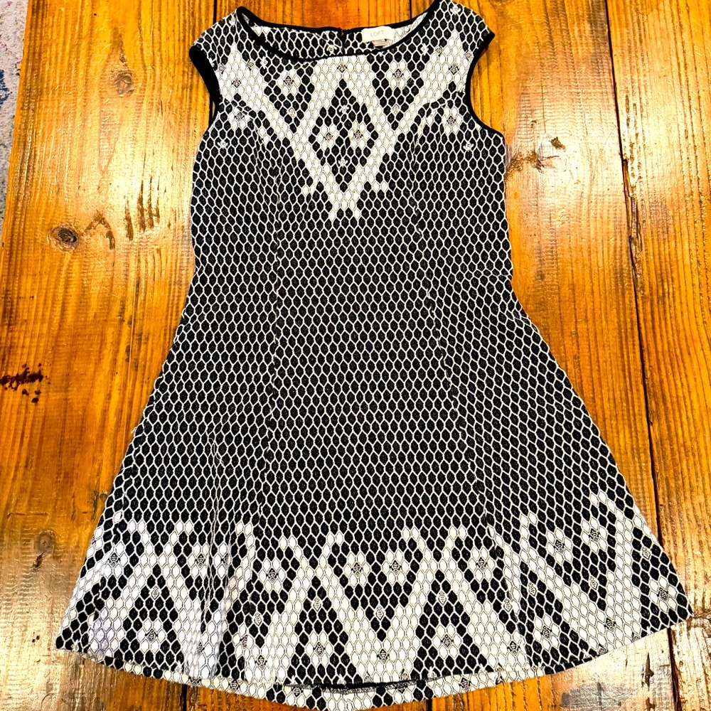 LOFT Black & White Honeycomb Embroidered Knit Shift Dress Size 12